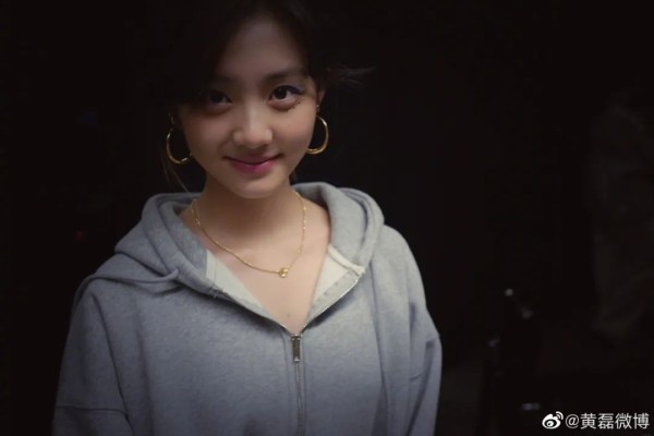 演员黄磊女儿黄多多正式进军娱乐圈，与王一博、汤唯合作电影《人鱼》