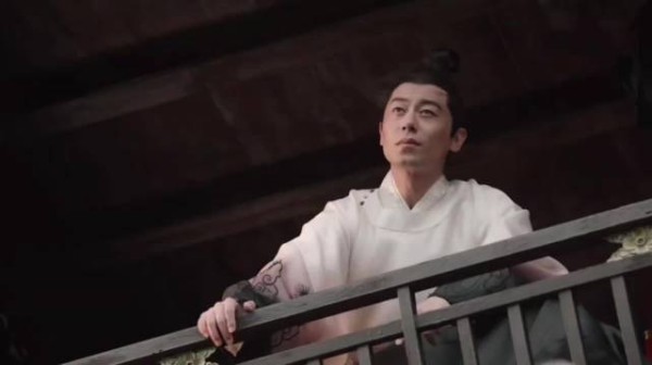 明媚鲜活却不自知，意气风发正是少年模样