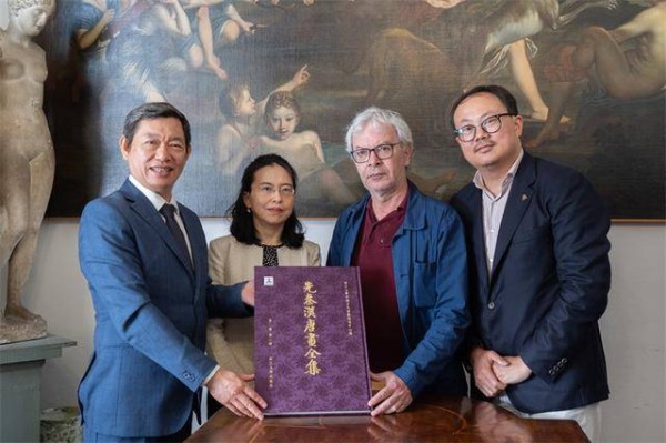 “中国历代绘画大系”捐赠仪式在佛罗伦萨美院举行