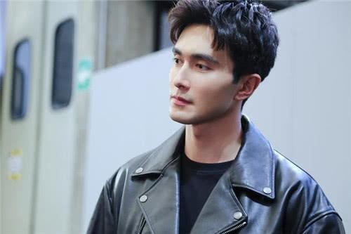 明星旗下王牌艺人：杨幂有热巴，唐嫣有陈钰琪，赵丽颖有她就够了