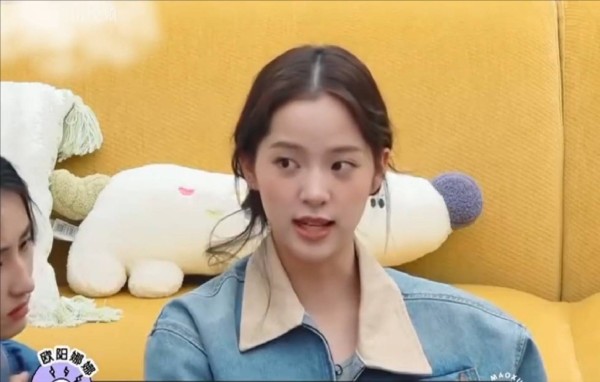 欧阳娜娜透露曾二手平台购物讲价，面交还被认出