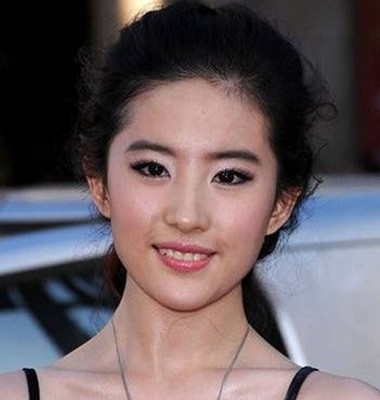 刘亦菲梁朝伟言承旭伊能静 明星震惊世人的凄凉身世