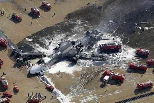 飞行员错按一个按键，导致264人无一生还，座舱长是陈建州的父亲