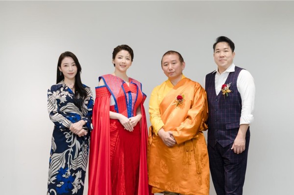 张家玮（左起）、宋羽荮、雪歌仁波切、刘尔金21日出席《雪歌有约》记者会。（沐阳文化提供）