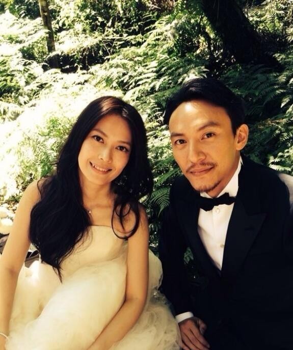 张震个人资料简介 张震和老婆庄雯如结婚照