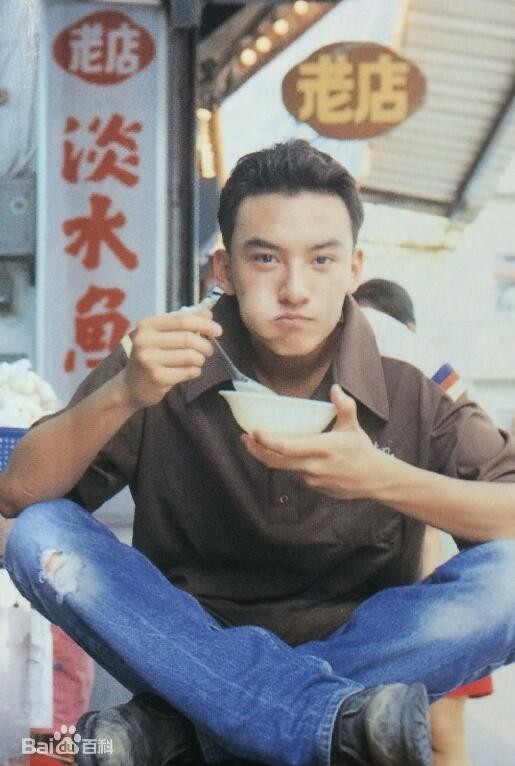 张震个人资料简介 张震青涩帅气照
