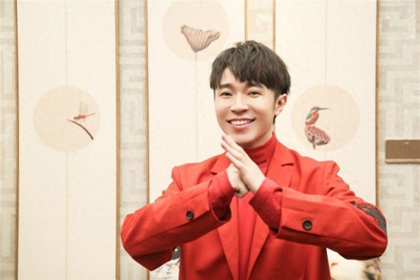 吴青峰：37岁的宝藏男孩，世界对他满怀恶意，他对世界播种温柔