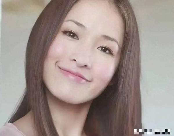 萧亚轩术后首次露面 状态惊人焕青春