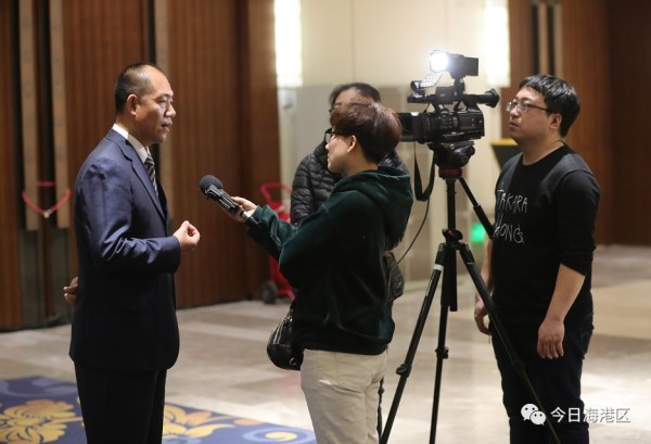 台湾客人专程来到海港区参加!