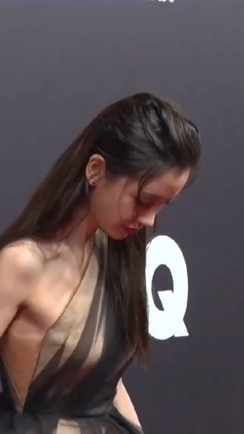 离婚后的颖儿更有女人味，就是太瘦了点！