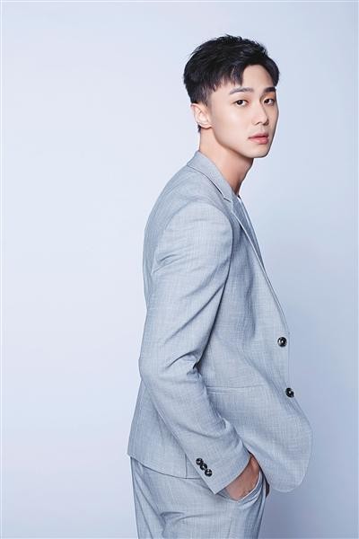 施柏宇