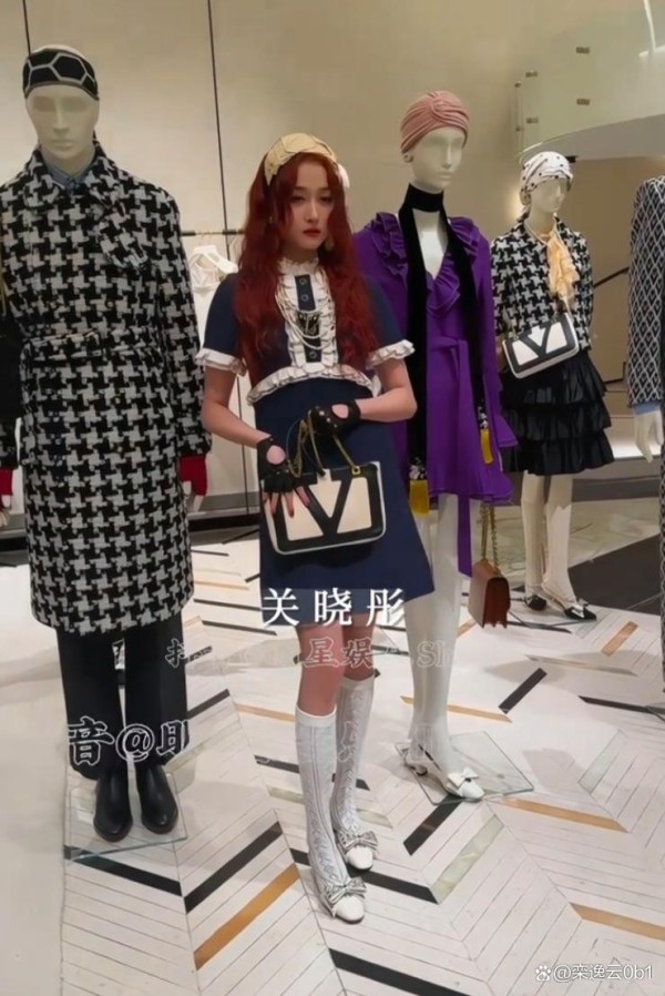 关晓彤与吴艳妮：明星娱乐sh0w中的双星闪耀