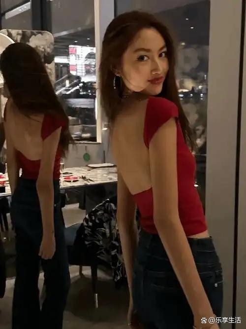 陈奕迅女儿出道当歌手，身材火辣颜值高，能否超越父亲引热议