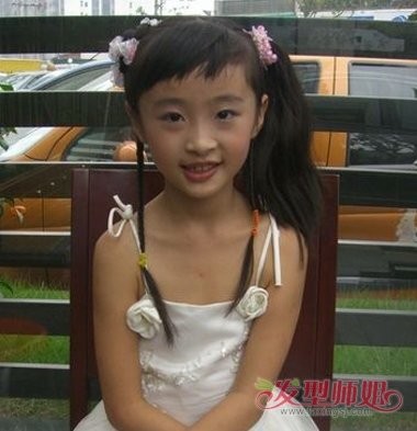 完美婚礼怎能缺少小天使？ 婚礼上小花童流行扎发漂亮又烂漫