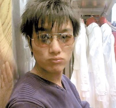 当年他以一句“我爸是李刚”走红，被判6年出来后，如今四处碰壁