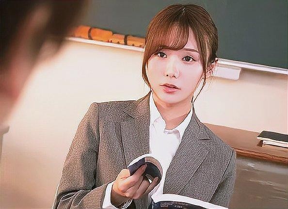 百多惠美里：从模特梦想到娱乐圈的璀璨之星