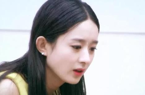 回顾赵丽颖当年跑龙套的辛酸经历，逐梦少女演艺圈真不容易！