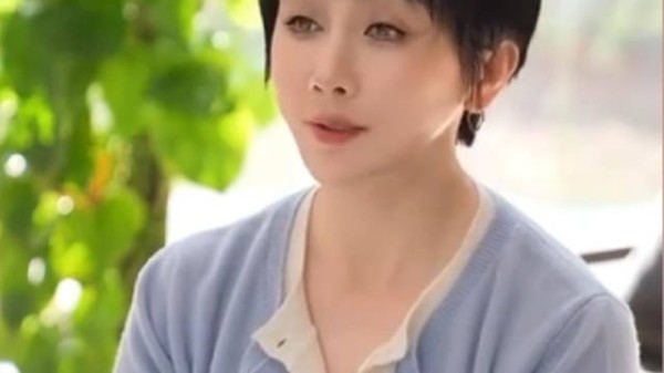 演员孙菲菲回应整容失败，称容貌变化是因为库欣式综合征