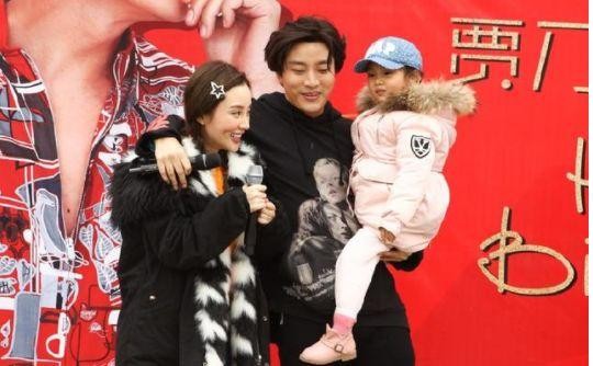 贾乃亮终于宣布婚姻状况！网友：我们等得好辛苦啊！亮亮干得漂亮
