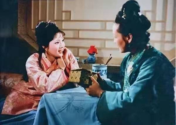 贾宝玉为啥家有娇妻还跑去当和尚？三个原因，薛宝钗的刻薄是关键