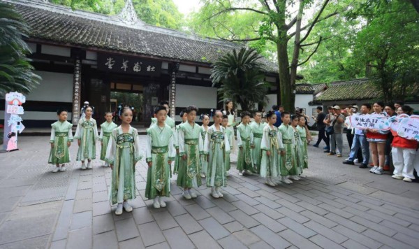 诗意歌舞、非遗体验、文创集市……杜甫草堂邀孩子们在博物馆里过“六一”