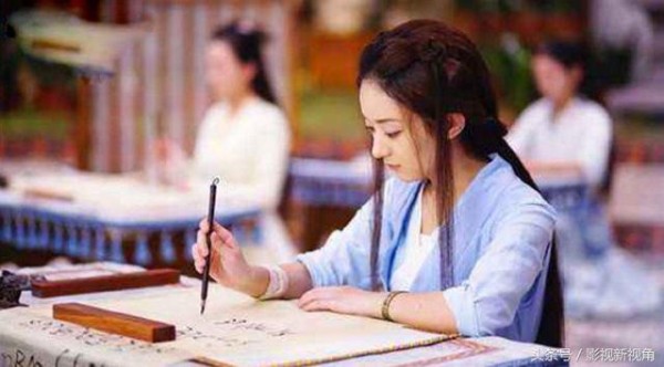 迪丽热巴的舞蹈，杨颖的画作，还有一种才华叫赵丽颖写毛笔字！