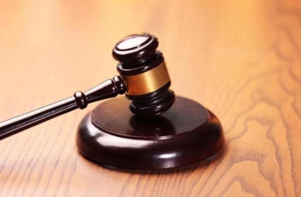粉丝为追星侮辱他人被判赔钱