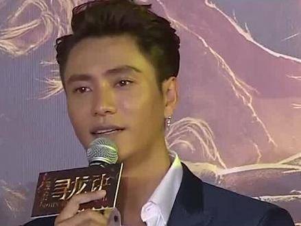 陈坤的儿子陈尊佑慢慢长大，亲生母亲的身份终于被揭露，五官对比简直如出一辙