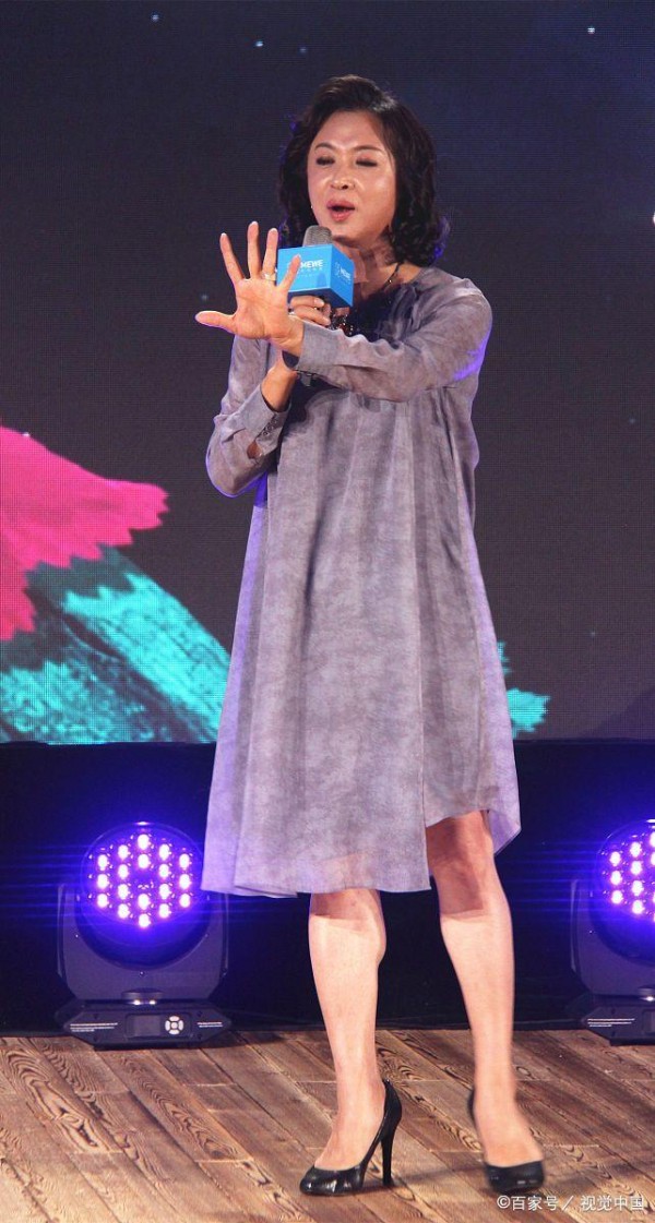 说说女主持人金星的八卦……