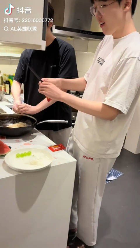 李承勇超绝手抓拌凉面