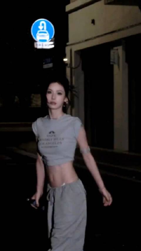 这怎么看着像黑不黑妹