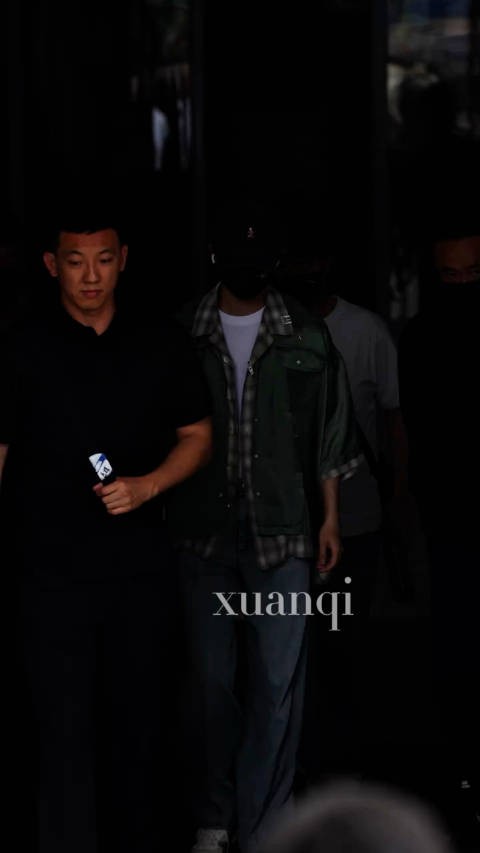 马嘉祺歌手上班路透， 期待《你曾是少年》舞台
