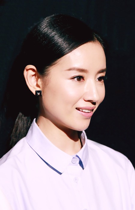 董洁出席活动