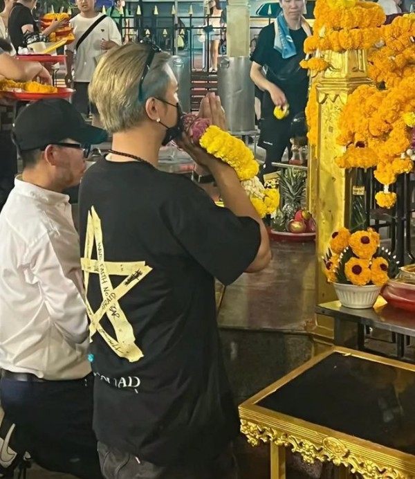 罗志祥在曼谷祈祷？网友曝光罗志祥最新照片引发猜想