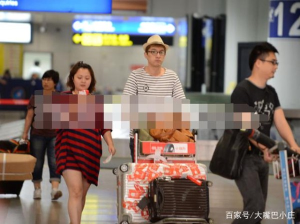 明星与助理出行：胡歌像助理，李湘像老佛爷，易烊千玺被宠成孩子
