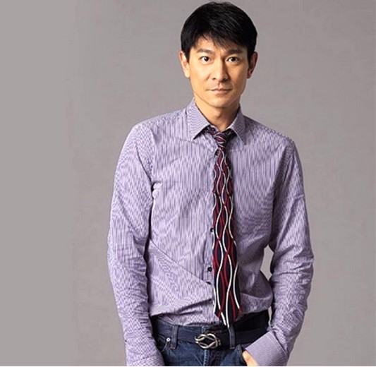 军大衣现象与明星光辉：刘德华在时尚与艺术的交汇点