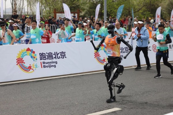 多项赛事引发关注，机器人热衷“搞体育”的原因是→