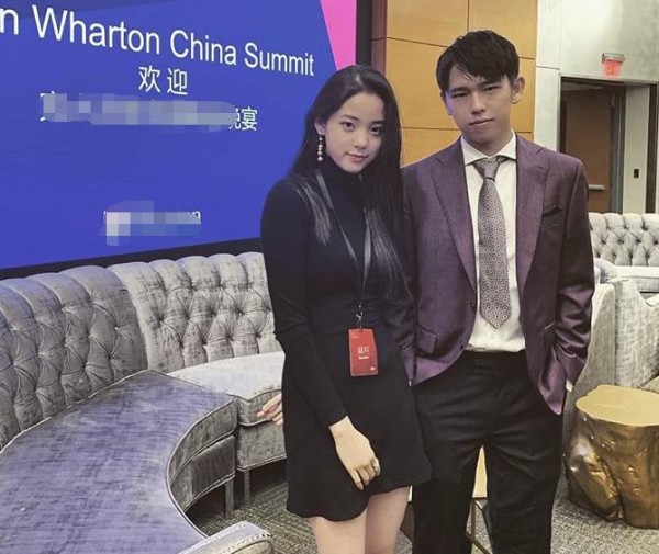 陈凯歌两儿子同框！陈雨昂就读国外顶尖大学，颜值却不输明星弟弟