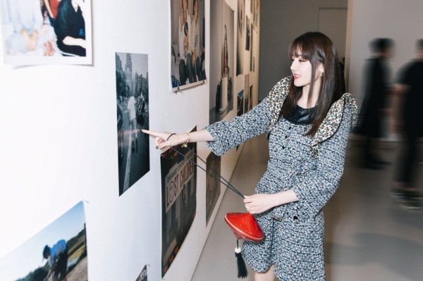 Clothing, Fashion, Black-and-white, Waist, Shoulder, Outerwear, Street fashion, Dress, Blazer, Footwear, 
