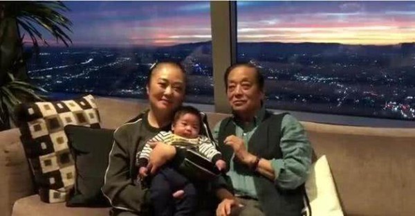 82岁老艺术家又生了个儿子！娱乐圈这些老来得子的明星们