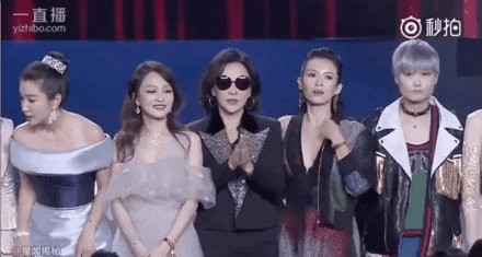 芭莎慈善夜张韶涵站的C位是个什么位置?芭莎慈善夜历年大合照C位是谁？