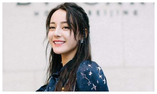 女艺人抖音粉数大揭秘，迪丽热巴拔得头筹，杨颖关晓彤紧随其后