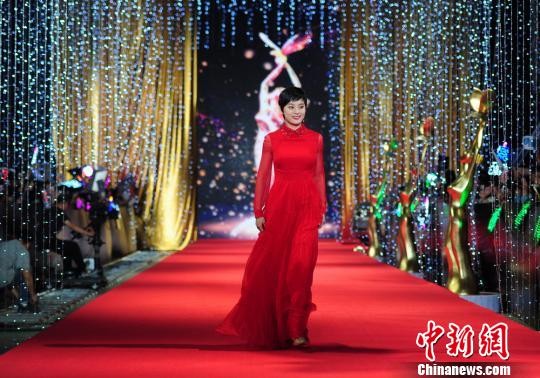 第十届金鹰节各奖项揭晓张嘉译孙俪获封视帝视后
