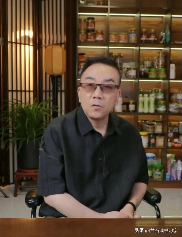 杨议：我跟杨光相声社的老板，有经济纠纷，我得给人家说三年相声