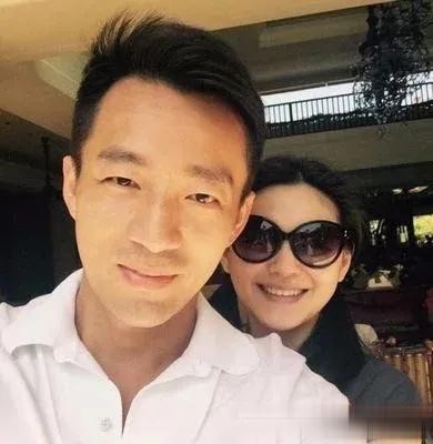 娱乐圈里的暖心友情：汪小菲与葛斯齐的故事