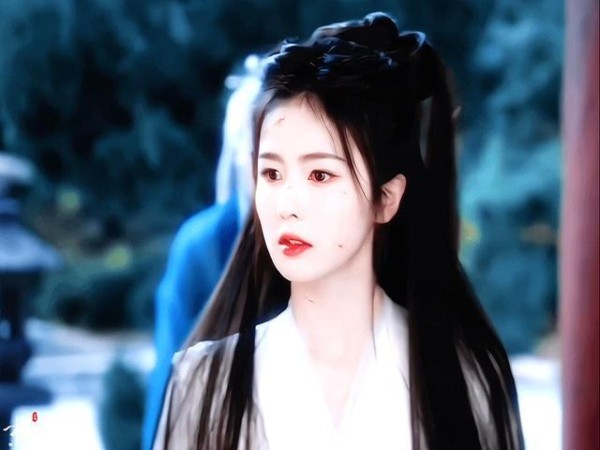 白鹿新剧预告古装版致命女人 《莫离》造型引期待