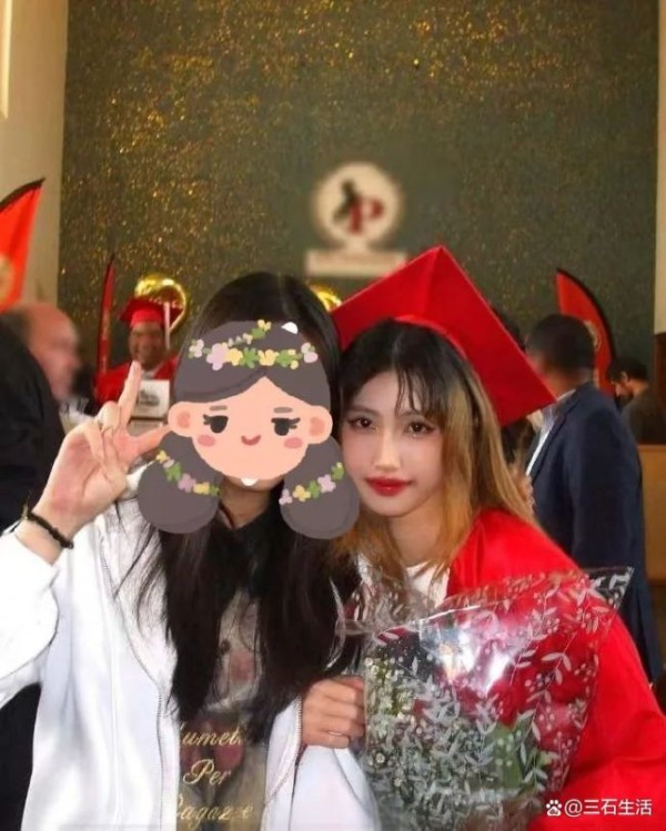 冯小刚女儿高中毕业回国 颜值逆袭 气质如母引发热议