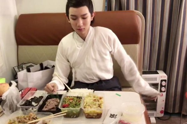 明星势力榜更新，蔡徐坤力压王源登顶，迪丽热巴李易峰进前五