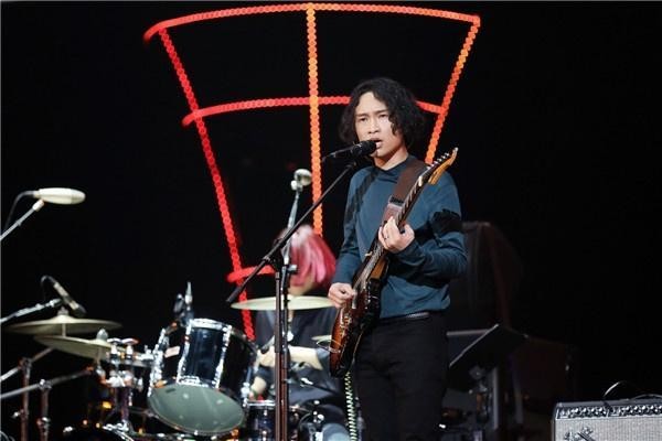 薛之谦背后的“扫地僧”：拿金曲奖6项提名，但他没有李荣浩火