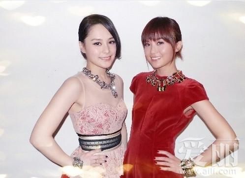 Twins组合堪称闺蜜典范，即使在阿sa受艳照门影响时，姐妹也情同手足，真是难得！